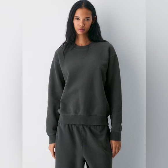 Aritzia Tops - Aritzia Cozy Fleece Perfect Crew Sweatshirt in Faded Coal Grey
